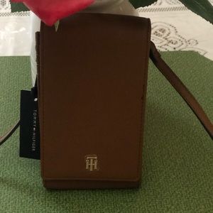 TOMMY HILFIGER CROSSBODY BAGS